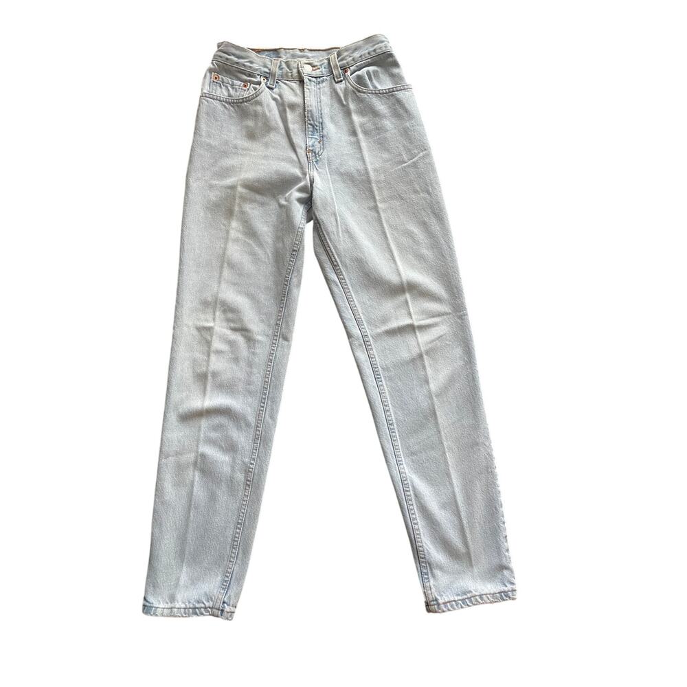 Vintage 90s Levi 550 relaxed fit tapered leg light wash 26x30